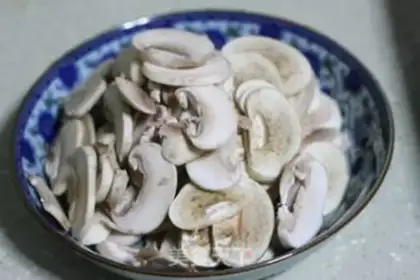 Make Butter mushroom soup step 1