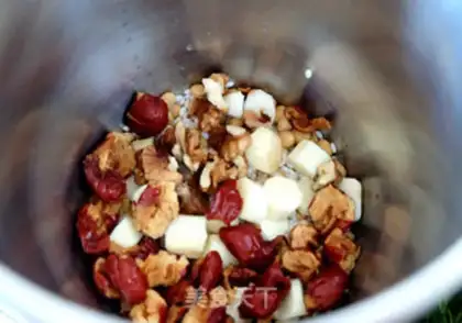 Make The walnut walnut meadilla step 2