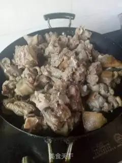 Make Spicy dog hotpot step 0