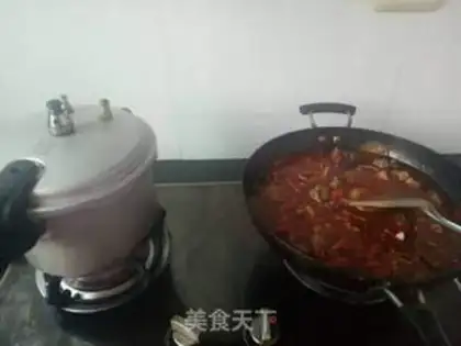Make Spicy dog hotpot step 2