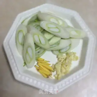 Make Beef on an onion step 1