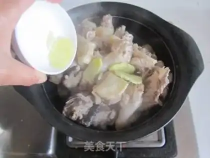 Make Tea mushrooms, quail eggs, chicken soup step 2