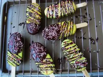 Make Blackcake popsicle step 14