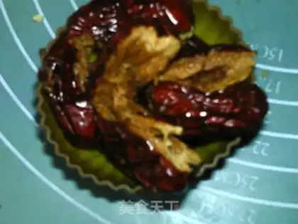 Make walnuts, red date step 1