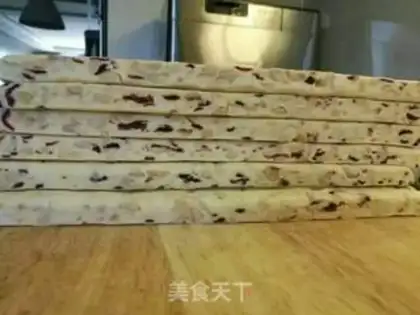 Make Cow Rolling Sugar step 2