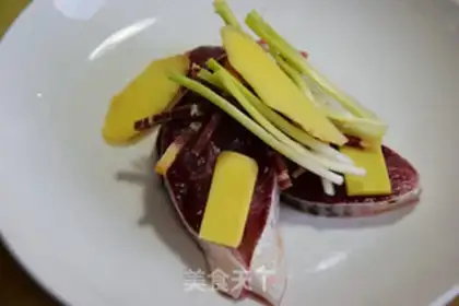 Make Pick up the steamed fish step 4