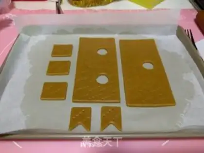 Make The White Dream Ginger House step 14