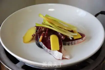 Make Pick up the steamed fish step 5