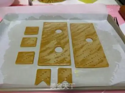 Make The White Dream Ginger House step 15