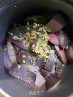 Make Fried seafish step 1