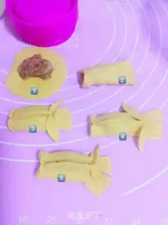Make Goldfish dumplings step 3