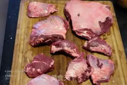 Make French red beef step 1