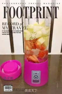 Make Strawberry apple juice step 1