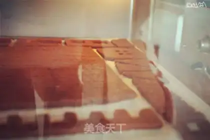 Make Gingerbread house step 22
