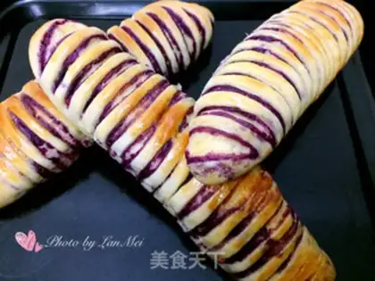 Make caterpillar potato bread step 14