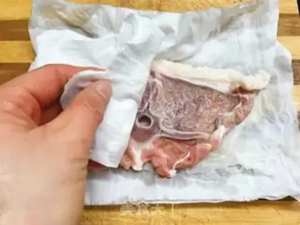 Make Fried black pepper lamb butterflies step 1