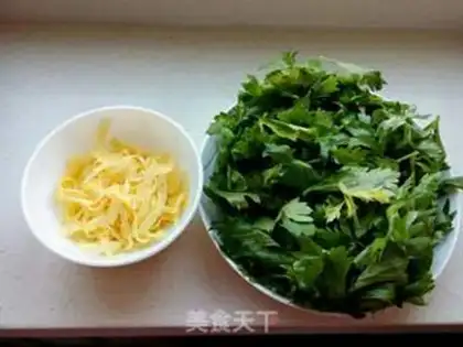Make Celery leaves with egg skin step 0