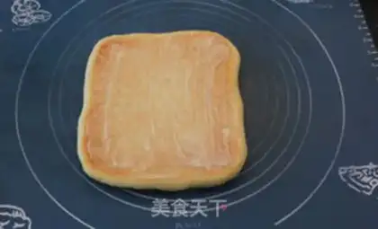 Make Bread sushi roll step 4