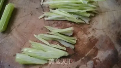 Make Celery with potatoes step 1
