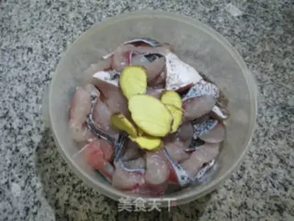 Make Fried fatty. Fish step 1