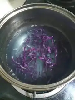 Make The tuna shrimp-coloured rice step 4