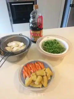 Make Round radish sauce soup step 0