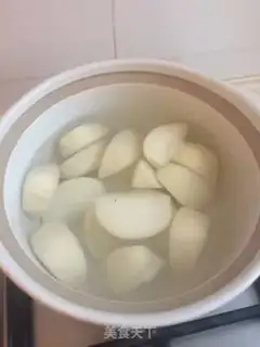 Make Round radish sauce soup step 1