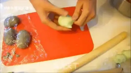 Make A dragon cat bun step 5