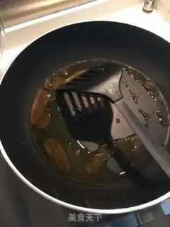 Make Red-burned chicken legs step 2