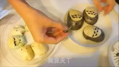 Make A dragon cat bun step 11