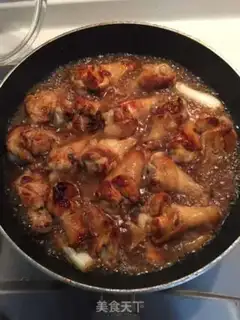 Make Red-burned chicken legs step 5