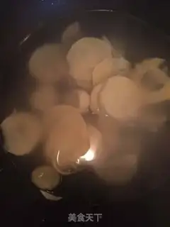 Make Three crystal shrimp dumplings step 1