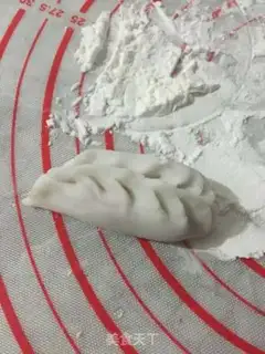 Make Three crystal shrimp dumplings step 9