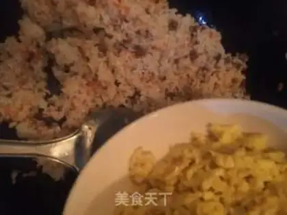 Make Three-coloured fried rice step 4