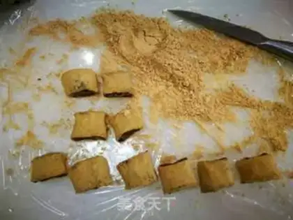 Make Bear rolls step 8