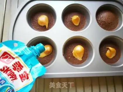 Make Sweet chocolate cream cake step 8