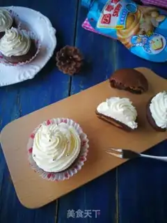 Make Sweet chocolate cream cake step 12