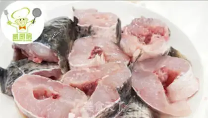 Make Garlic blackfish step 1