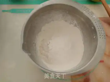 Make Yogurt cheese pie step 4
