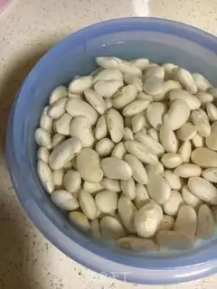 Make White bean stew for money leg step 1