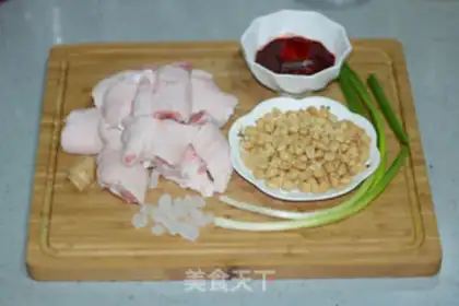 Make Peanut pig hand step 0