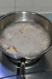 Make Peanut pig hand step 2