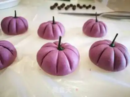 Make Purple pumpkin step 9