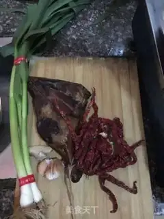 Make Garlic dry duck legs step 0
