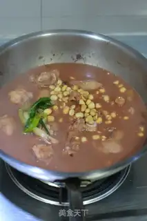 Make Peanut pig hand step 7
