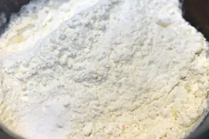 Make Yogurt cake step 2