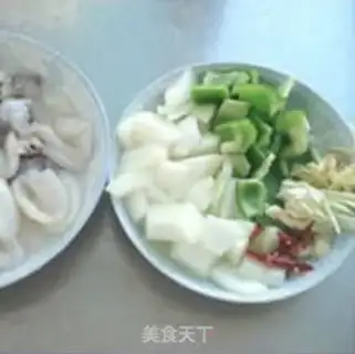 Make Scrambling fish step 1