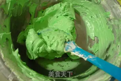 Make Thomas Cake step 4