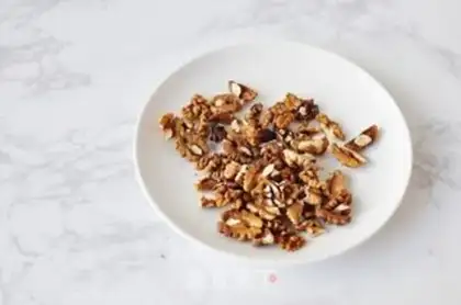 Make walnut powder step 0
