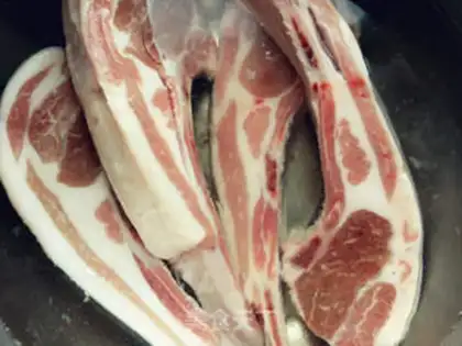 Make Honeyed lamb chops step 1